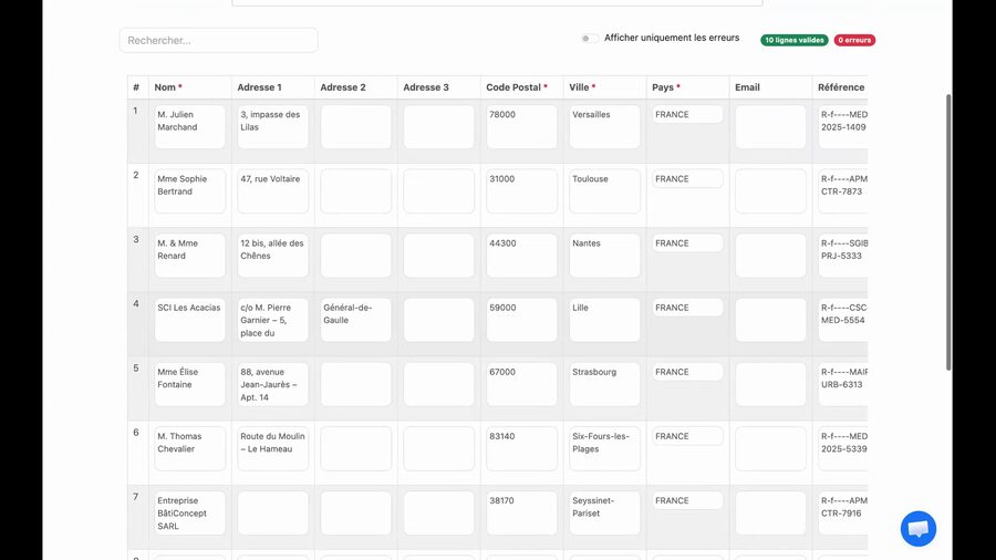 Tableau des adresses extraites avec colonnes : numéro, Nom, Adresse 1 à 3, Code Postal, Ville, Pays, Email, Référence. 7 lignes visibles avec des destinataires comme M. Julien Marchand à Versailles, Mme Sophie Bertrand à Toulouse. Badges en haut : 10 lignes valides en vert et 0 erreurs en rouge.