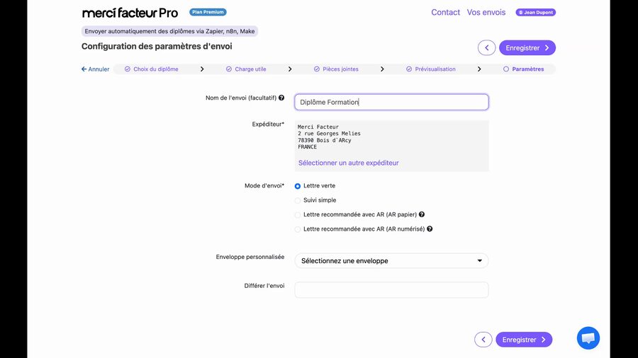 Page « Configuration des paramètres d'envoi » avec les champs : nom de l'envoi rempli avec « Diplôme Formation CNV », expéditeur avec adresse postale, mode d'envoi avec quatre options radio (lettre verte sélectionnée, suivi simple, recommandé AR papier, recommandé AR numérique), enveloppe personnalisée et différé d'envoi.