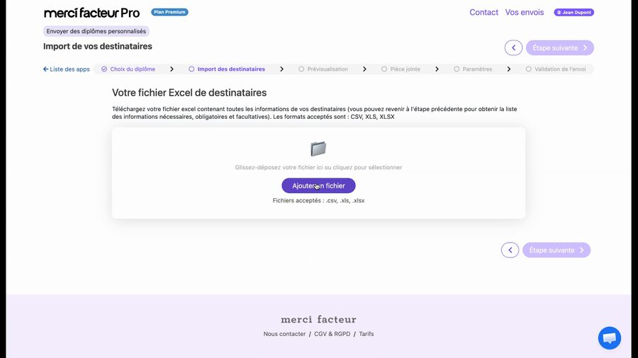 Page d'import des destinataires avec une zone de glisser-déposer pour le fichier Excel, un bouton Ajouter un fichier et la mention des formats acceptés : CSV, XLS, XLSX