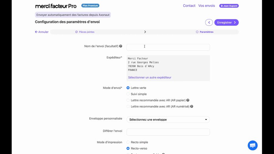 Formulaire de configuration des paramètres d'envoi montrant les champs nom de l'envoi vide, adresse d'expéditeur pré-remplie, mode d'envoi avec lettre verte sélectionnée parmi quatre options, sélection d'enveloppe personnalisée et champ différer l'envoi