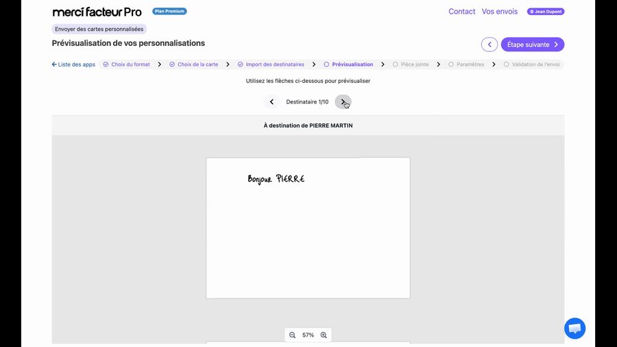 Page de prévisualisation affichant la carte personnalisée pour le destinataire 1 sur 10, Pierre Martin, avec le texte manuscrit Bonjour PIERRE, des flèches de navigation et un zoom disponible