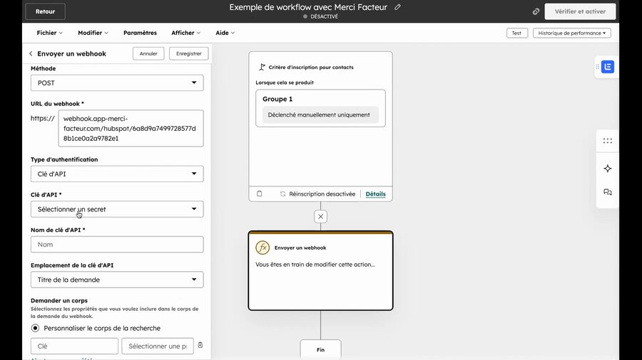 Panneau de configuration du webhook dans HubSpot montrant la méthode POST sélectionnée, l'URL du webhook collée depuis Merci Facteur, le type d'authentification Clé d'API, et les champs pour sélectionner un secret et configurer le nom de la clé