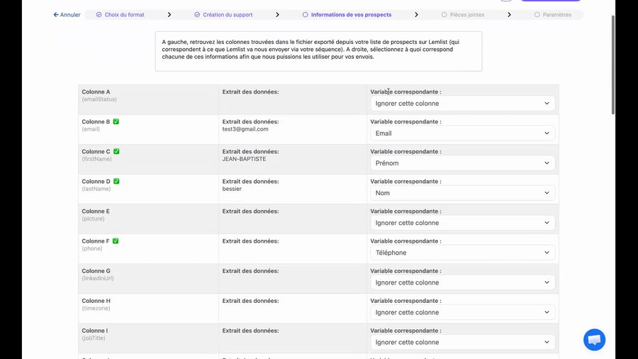 Outil de mappage montrant les colonnes du CSV Lemlist à gauche avec un extrait des données au centre et les variables correspondantes à droite, certaines déjà associées automatiquement comme Email, Prénom et Nom