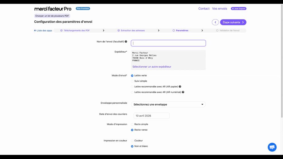 Formulaire de configuration des paramètres d'envoi avec les champs : Nom de l'envoi (facultatif), Expéditeur (adresse pré-remplie), Mode d'envoi (4 options radio : Lettre verte, Suivi simple, Recommandée AR papier, Recommandée AR numérique), Enveloppe personnalisée, Date d'envoi, Mode d'impression et Impression en couleur