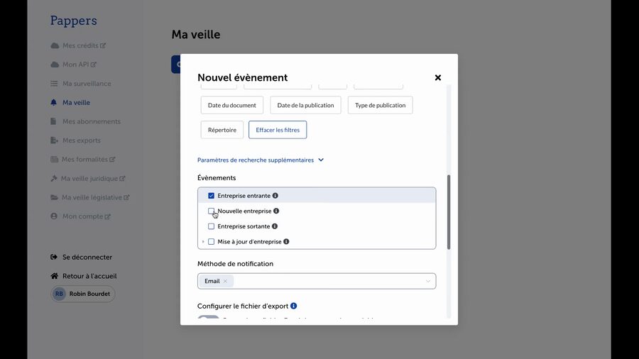 Section Méthode de notification avec le dropdown affichant Email sélectionné par défaut, sous la liste des événements cochés