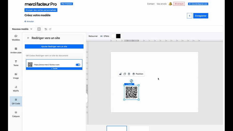 Vue Créez votre modèle avec le bouton Enregistrer en haut à droite, l'éditeur affichant le QR code traqué placé sur le courrier