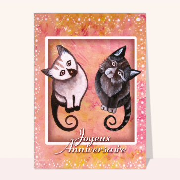 Deux chats joyeux en f&ecirc;te d'anniversaire