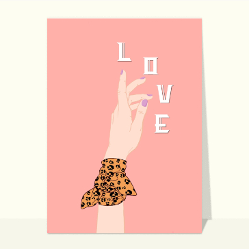 Love &eacute;l&eacute;gante avec main et foulard animalier