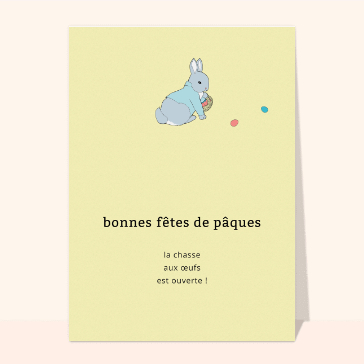 Lapin joueur et &oelig;ufs color&eacute;s pour P&acirc;ques