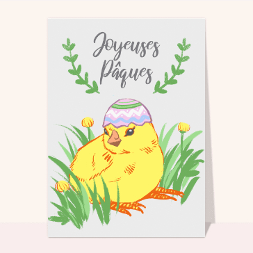 Poussin joyeux avec un &oelig;uf d&eacute;cor&eacute; pour P&acirc;ques