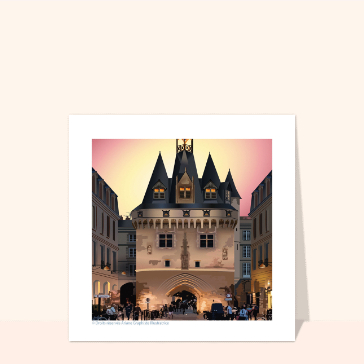 Ch&acirc;teau m&eacute;di&eacute;val aux lumi&egrave;res dor&eacute;es