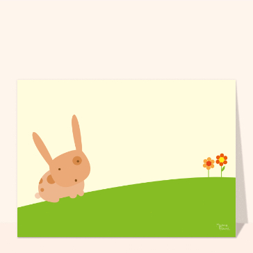 Lapin curieux dans un champ fleuri