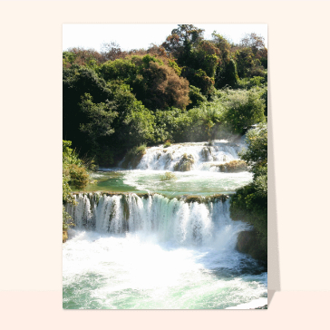 Chutes d'eau et verdure luxuriante