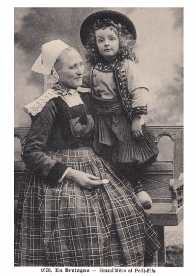 Carte Grand-mère bretonne et sa petite fille Carte ancienne fête des grands-mères