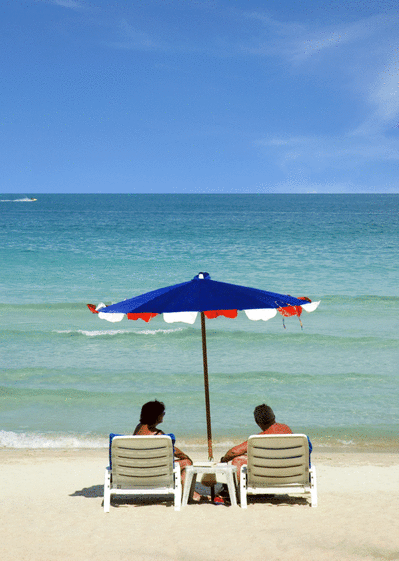 Carte Transat et parasol au bord de la mer Carte de vacances